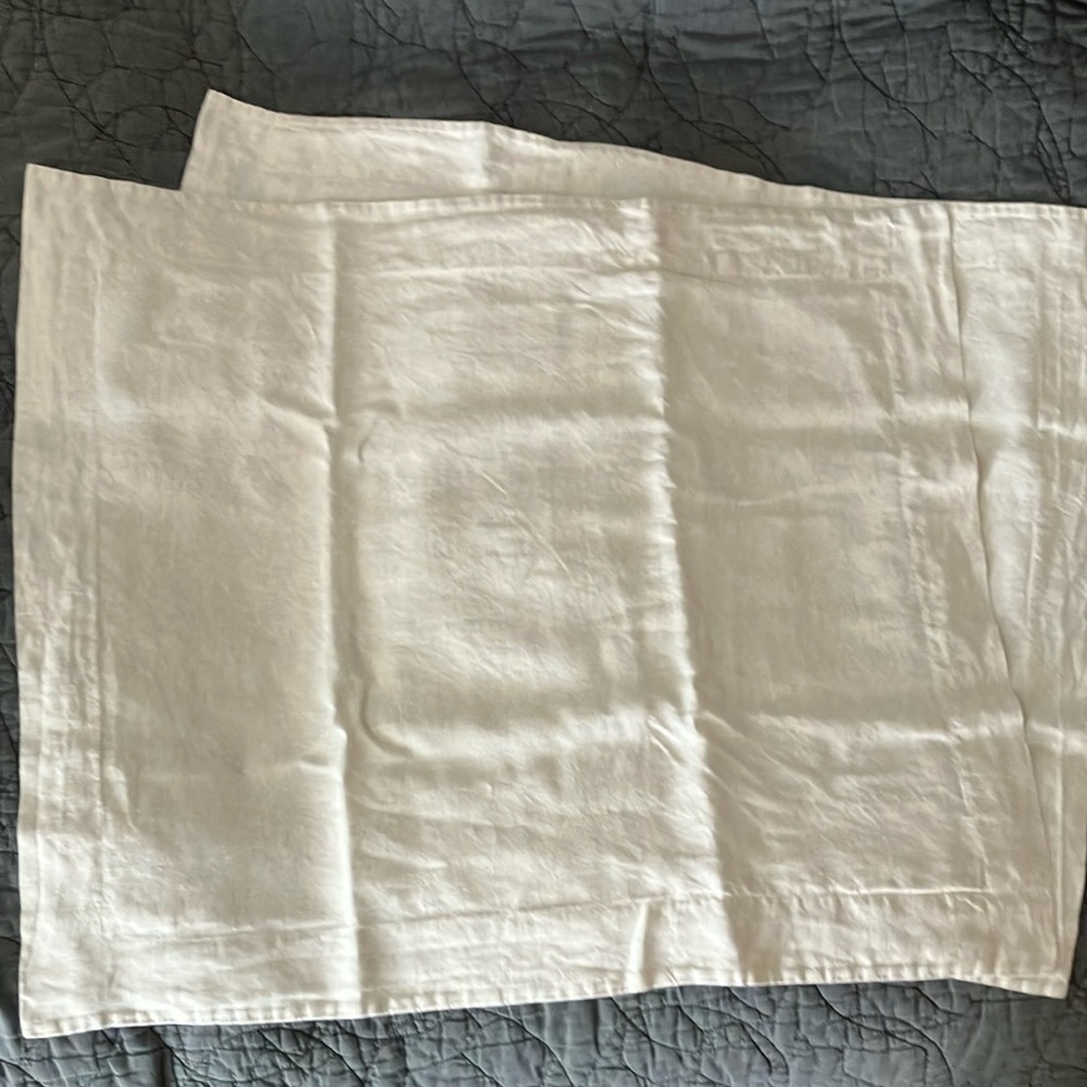 Pair of Cuddledown Italian Linen Standard Shams